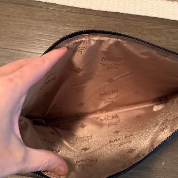 MCM Pouch - Picture 4 of 4